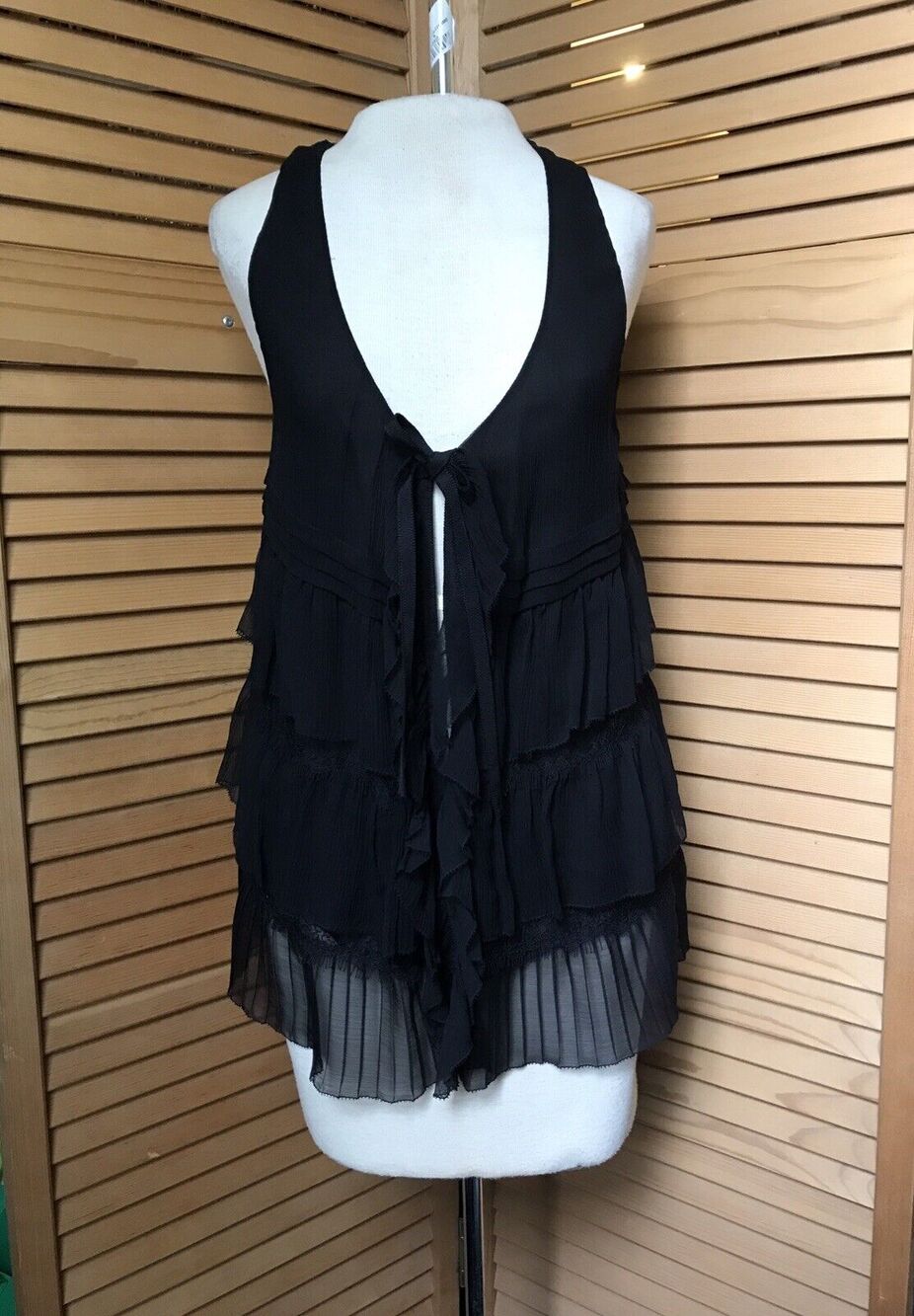 DVF DIANE von FURSTENBERG Black Maurice SILK & LACE TOP Size 6 NWT